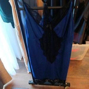2XL Short Nightgown Royal blue with black lace trim